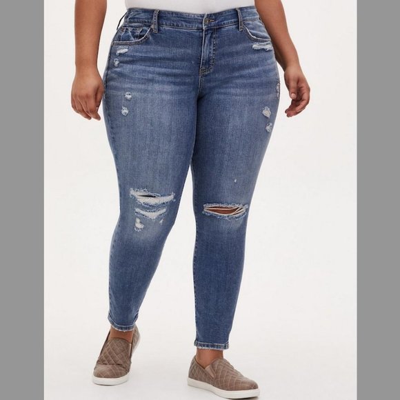 torrid Denim - NWT Torrid Mid Rise Skinny Vintage Stretch Jeans - E3